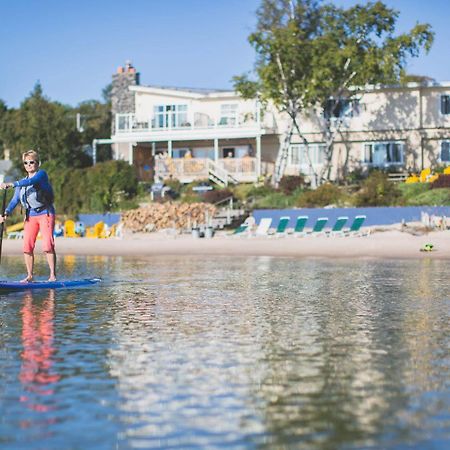 Beachfront Inn Бейлис-Харбор Экстерьер фото