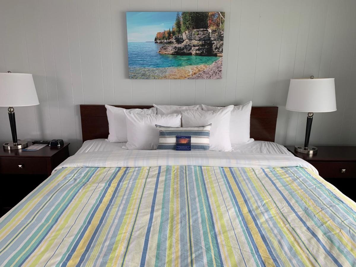 Beachfront Inn Бейлис-Харбор Экстерьер фото
